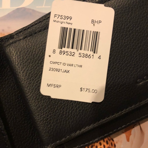 ❌SOLD❌ Coach Compact ID Wallet In Varsity Blue - Picture 6 of 7